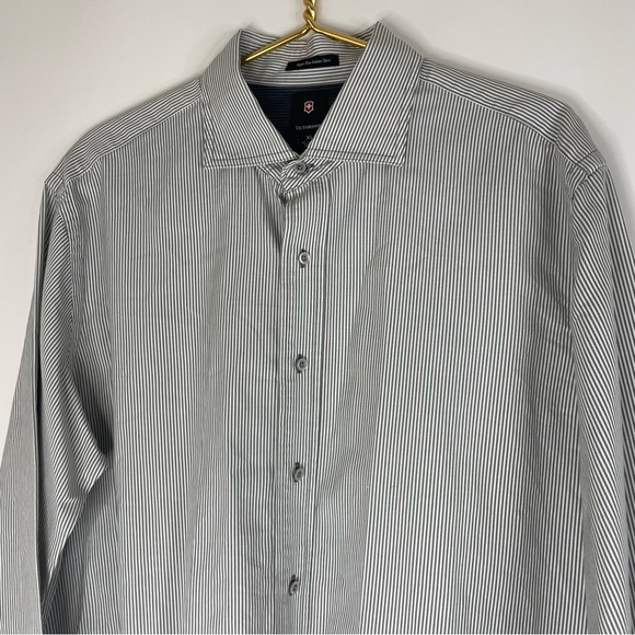 Victorinox Men’s Pinstriped Button Down Size XL Gray & White Italian Cotton - Picture 6 of 12